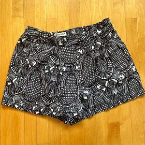 Gentle Fawn Patterned Shorts in Navy/White, Size small